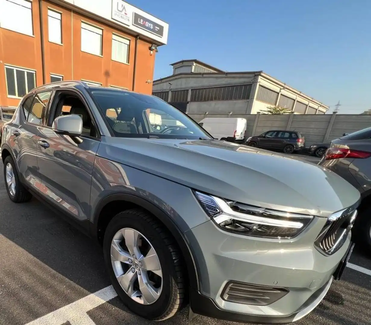 Volvo XC40 XC40 2.0 d4 Momentum awd geartronic Grau - 2