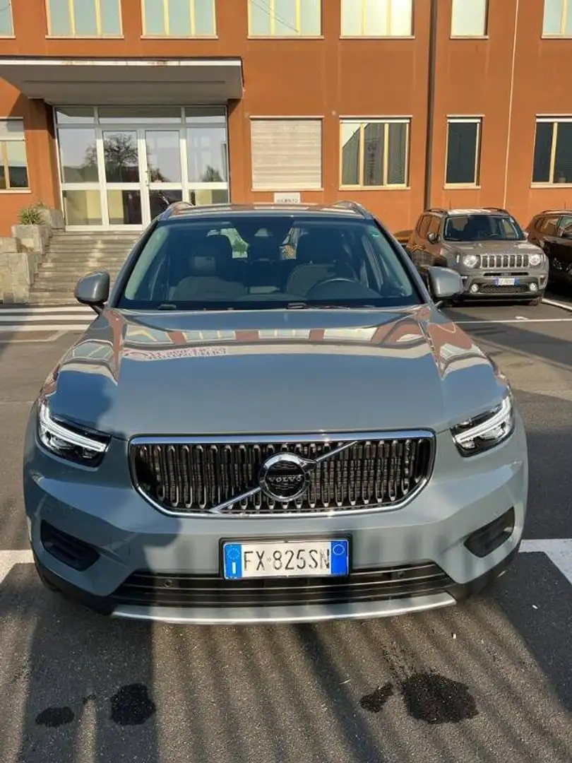Volvo XC40 XC40 2.0 d4 Momentum awd geartronic Gris - 1