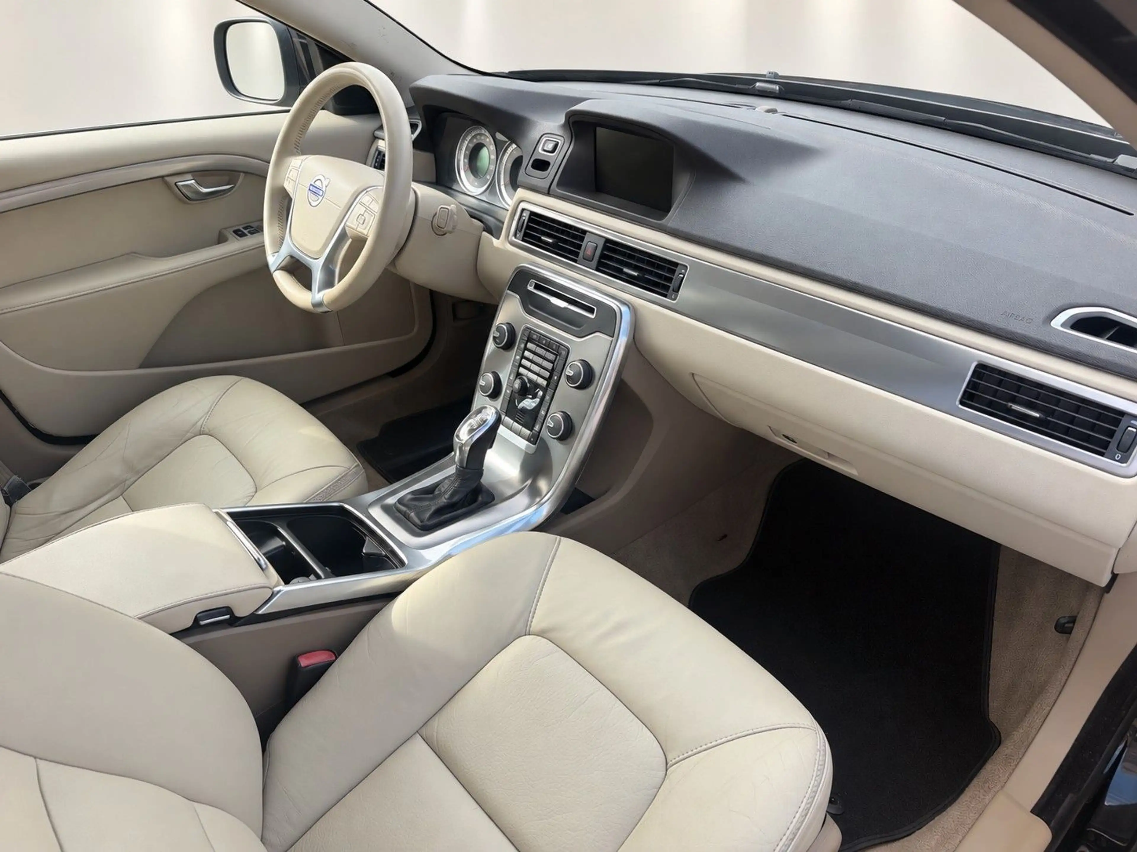 Volvo XC70 D5 Momentum AWD/Automatik/Leder/Navi/Xenon — photo 8