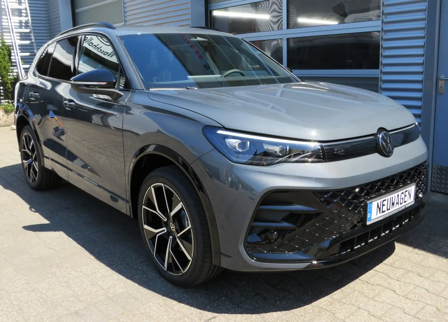 Volkswagen Tiguan 1.5 TSI DSG R-Line R-Line/eHybrid/Navi/Kamera/Pano Grigio - 2