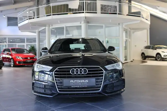 Audi A6 Avant view 2