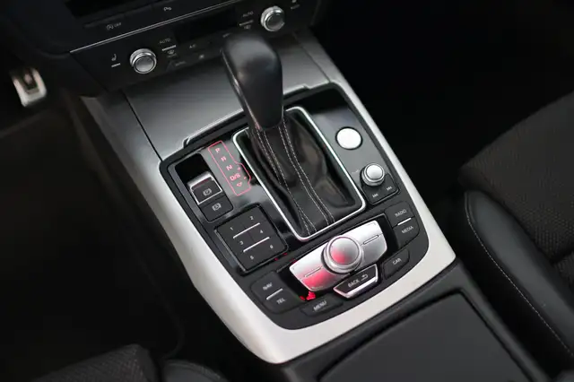 Audi A6 Avant view 14