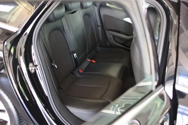 Audi A6 Avant view 13