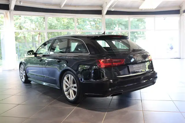 Audi A6 Avant view 4