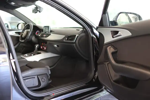 Audi A6 Avant view 11