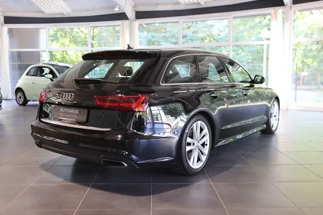 Audi A6 Avant view 6