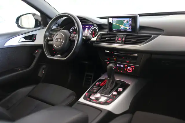 Audi A6 Avant view 8