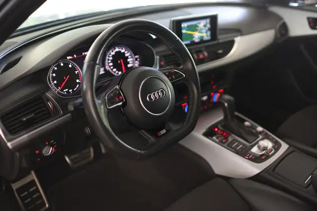Audi A6 Avant view 10