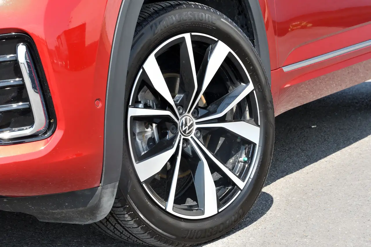 Volkswagen Atlas снимка Volkswagen Atlas