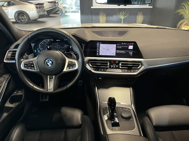 BMW 320 e M-Sport AHK/Keyless/Kamera/LiveCopit/18Zol — photo 12