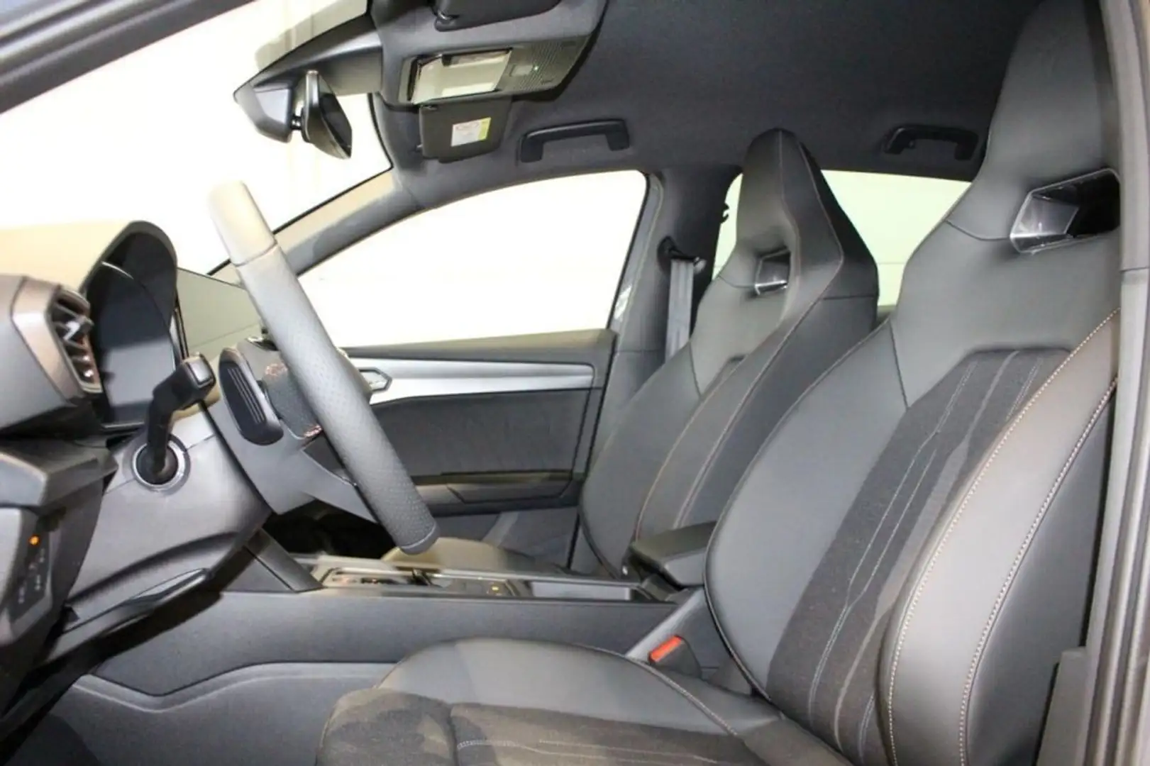 CUPRA Leon Sportstourer 2.0 TSI 245 CV DSG Grigio - 2