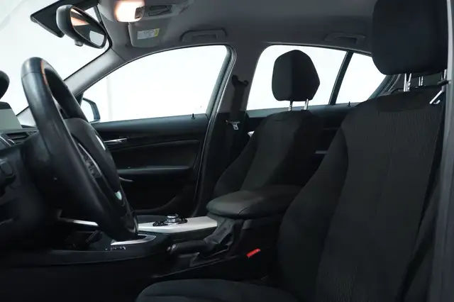BMW 1 Series view 21