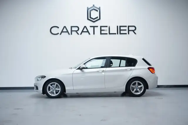 BMW 1 Series view 3