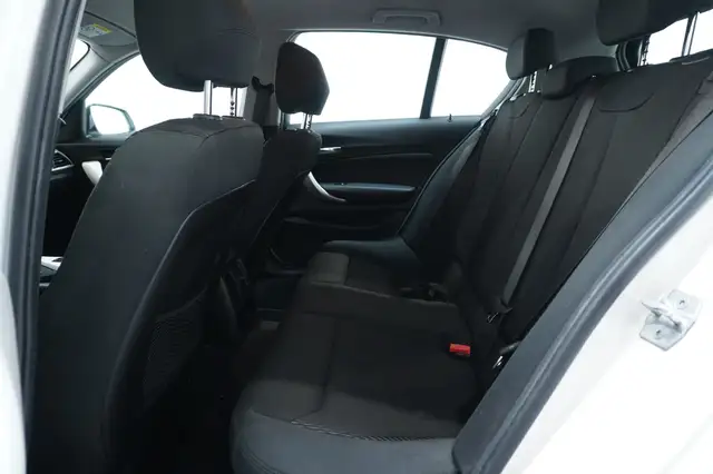 BMW 1 Series view 29
