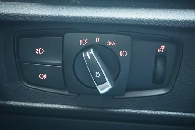 BMW 1 Series view 30