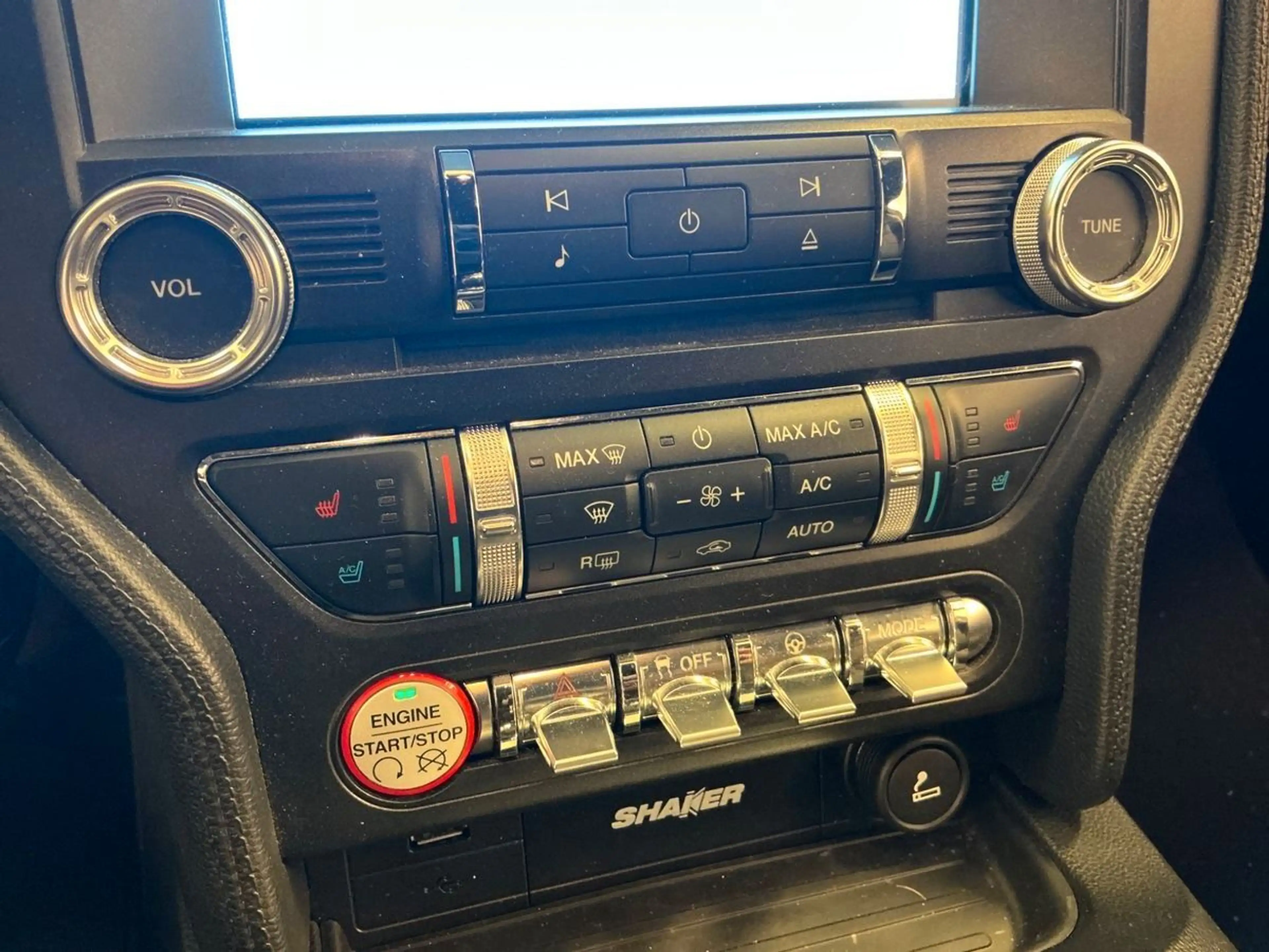 Ford Mustang 2.3 Fastback*Xenon*Navi*Sitzklima*Kamera — photo 4