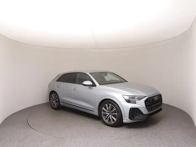 Audi Q8 view 2