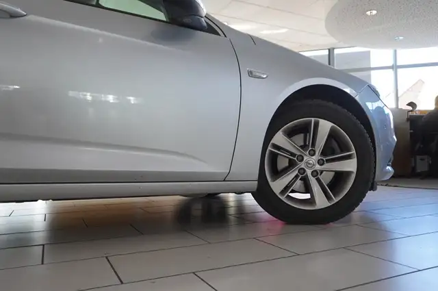 Opel Insignia view 8
