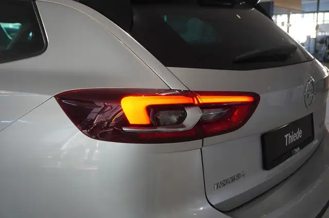 Opel Insignia view 11