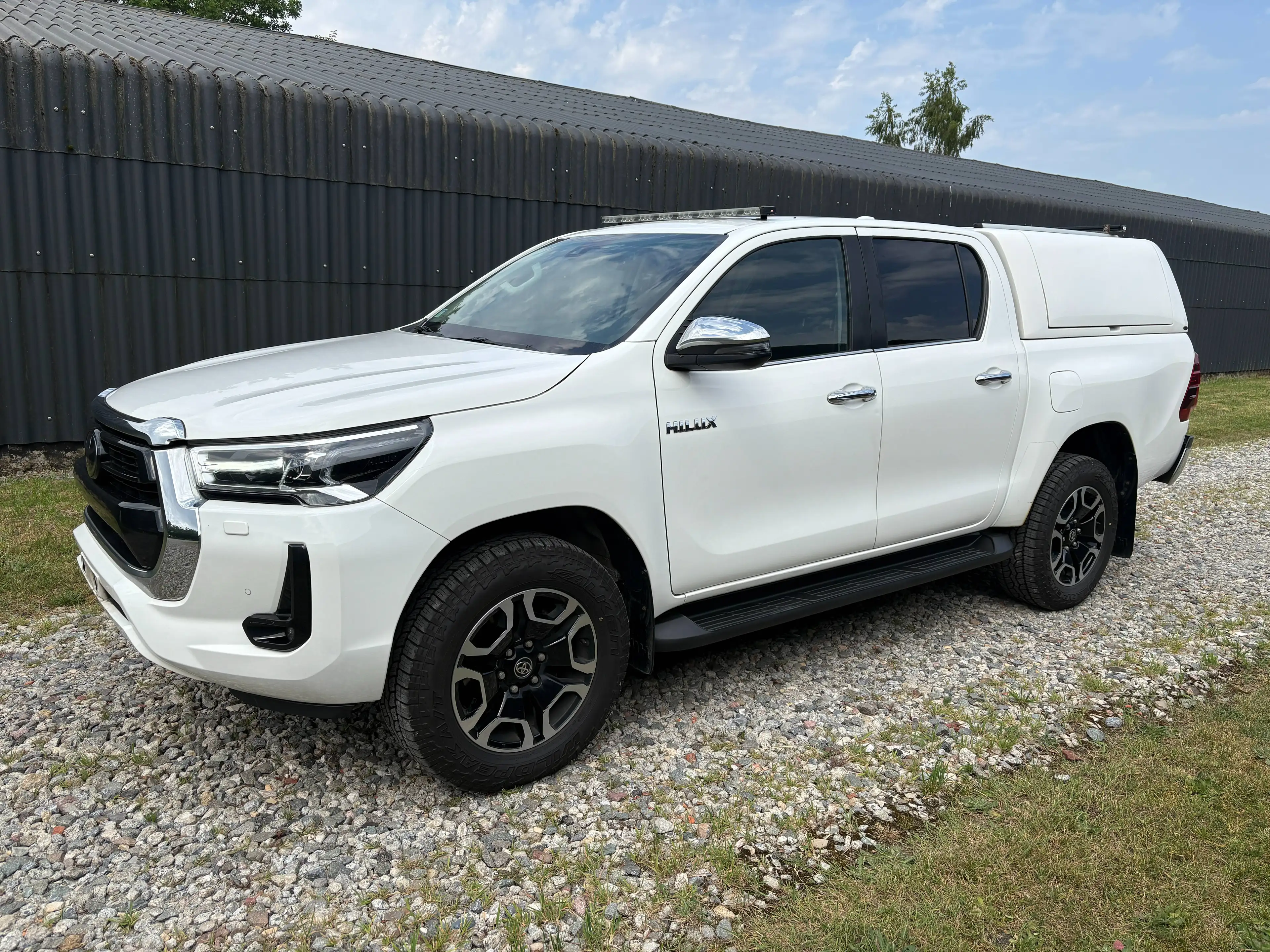 Toyota Hilux 2.4 D-4D 4WD * GPS+CAMERA * HARD-TOP * 27.500 EUR + TVA