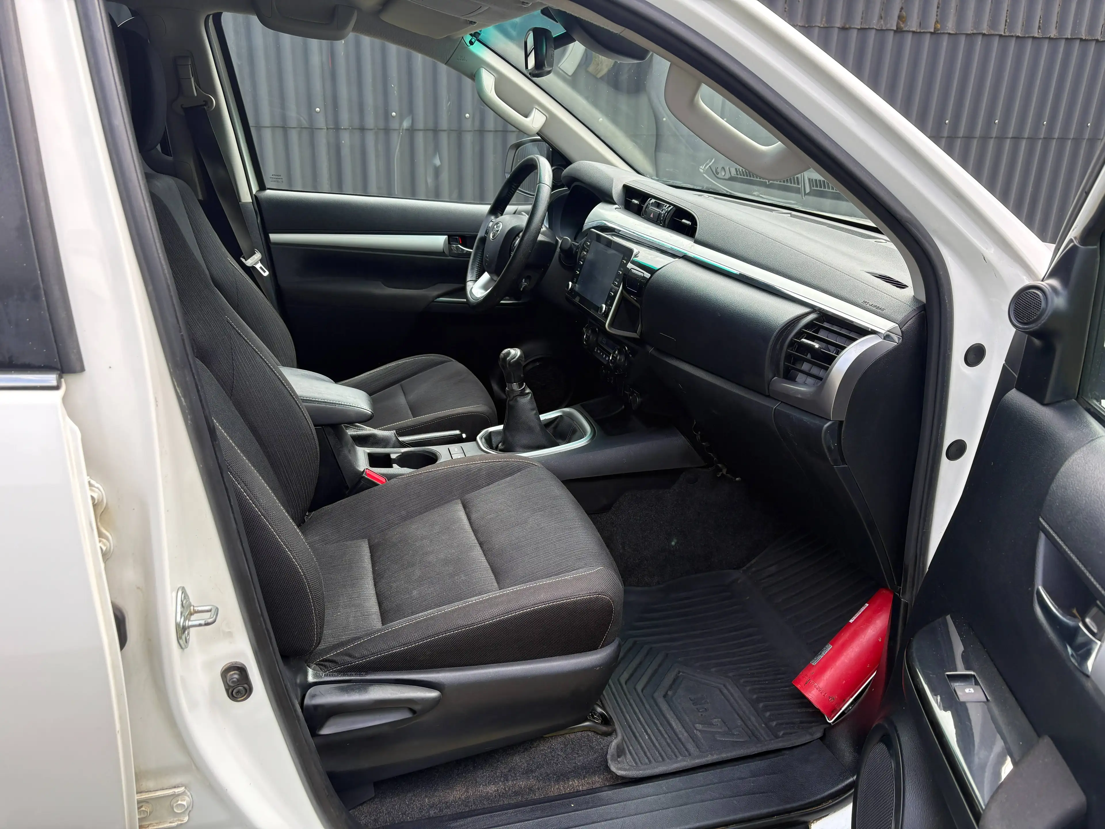 Toyota Hilux 2.4 D-4D 4WD * GPS+CAMERA * HARD-TOP * 27.500 EUR + TVA — photo 13