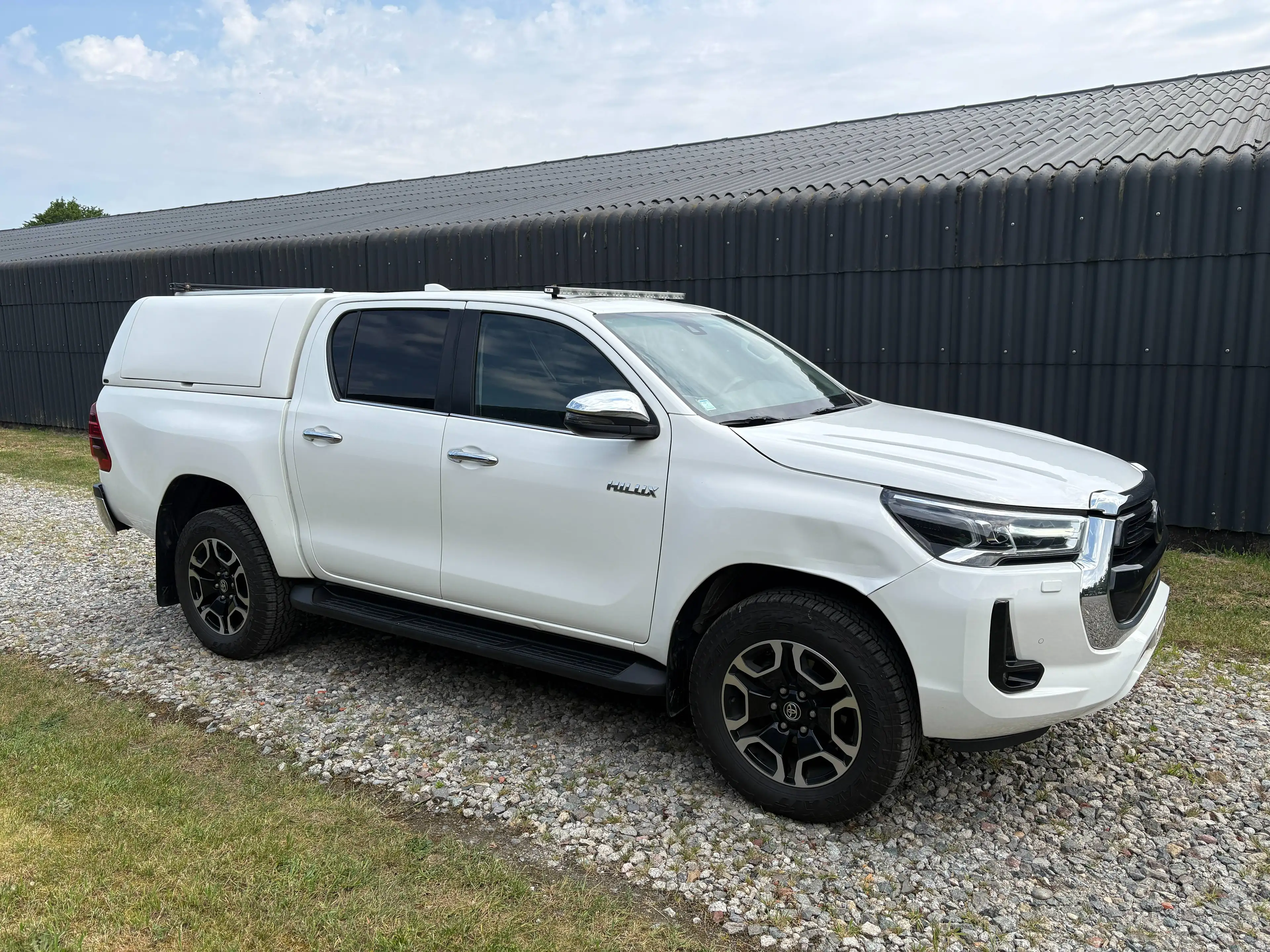 Toyota Hilux 2.4 D-4D 4WD * GPS+CAMERA * HARD-TOP * 27.500 EUR + TVA — photo 3