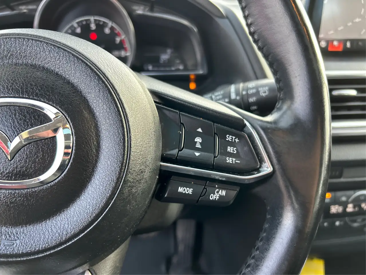 Mazda 3 снимка Mazda 3