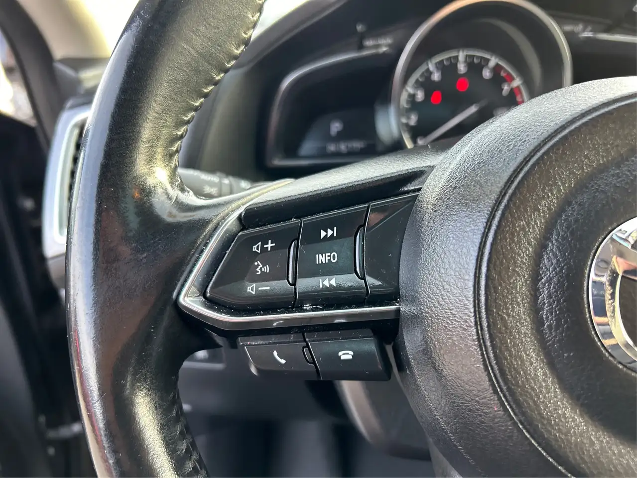 Mazda 3 снимка Mazda 3