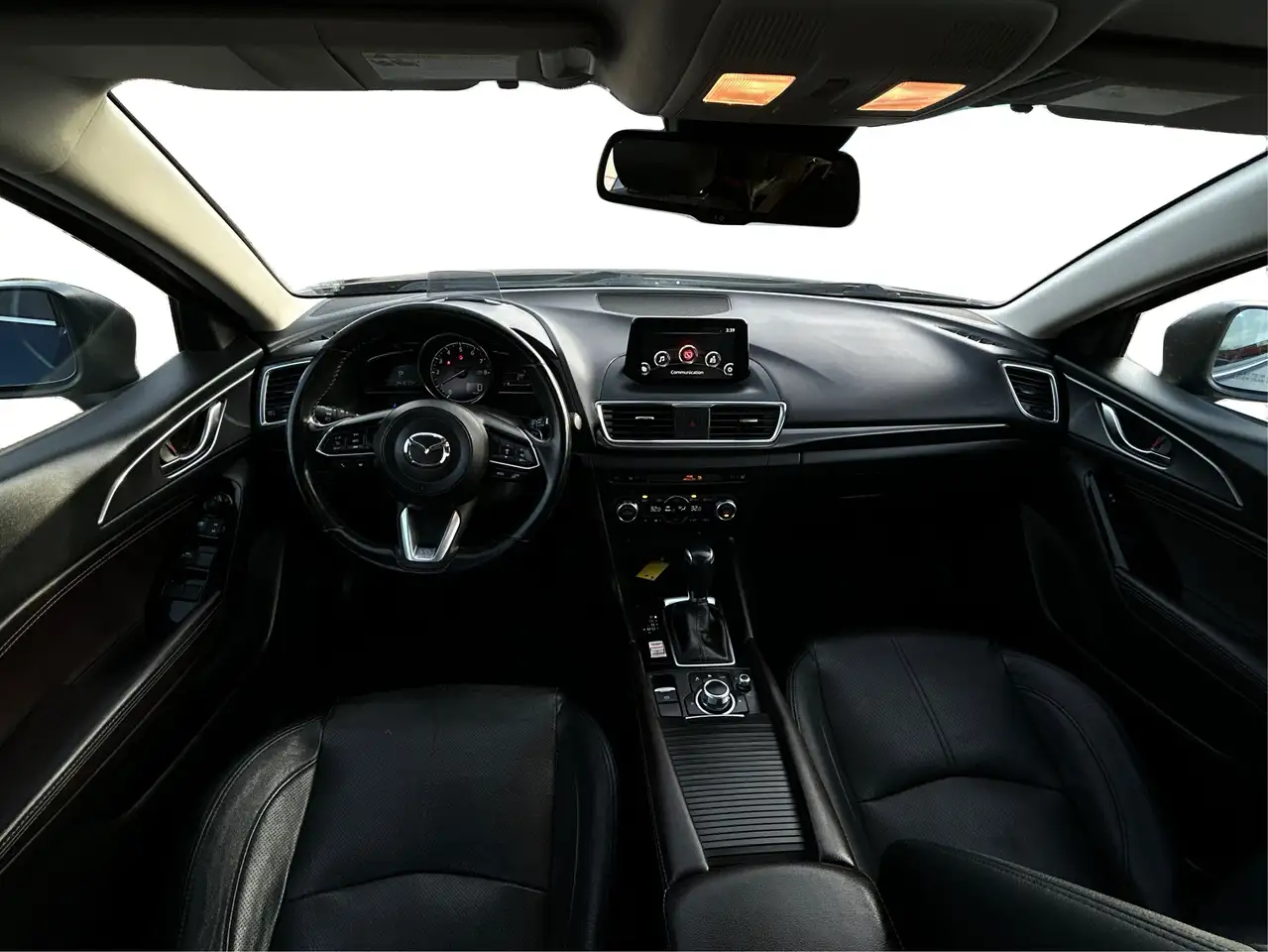 Mazda 3 снимка Mazda 3