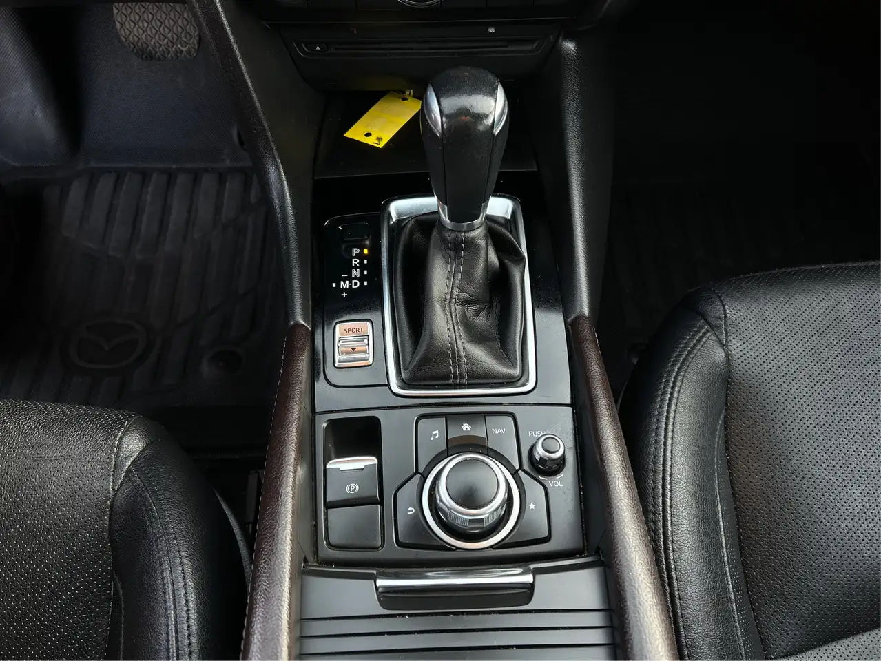 Mazda 3 снимка Mazda 3