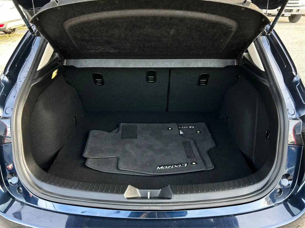 Mazda 3 снимка Mazda 3