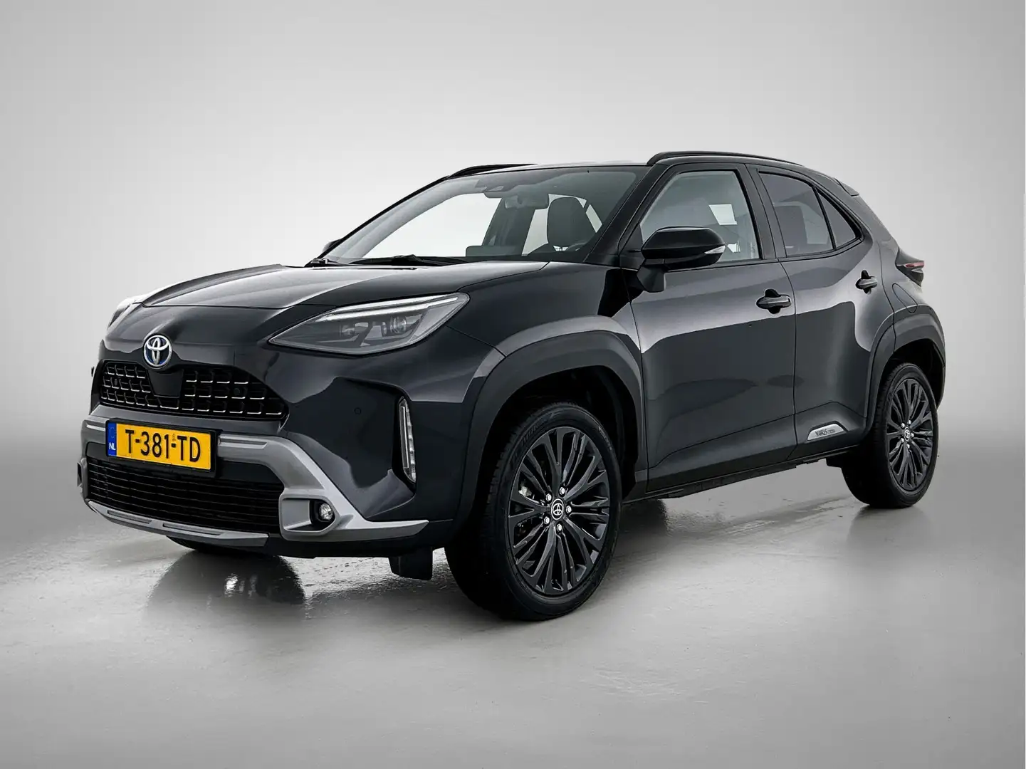 Toyota Yaris Cross 1.5 Hybrid Adventure | Navigatie | JBL | PDC | Ele Noir - 1