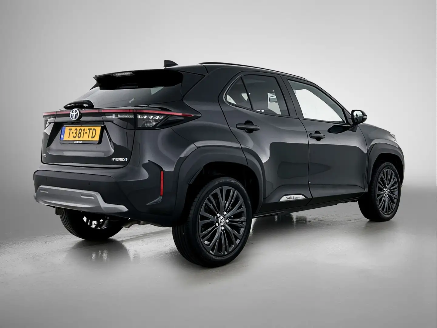 Toyota Yaris Cross 1.5 Hybrid Adventure | Navigatie | JBL | PDC | Ele Noir - 2