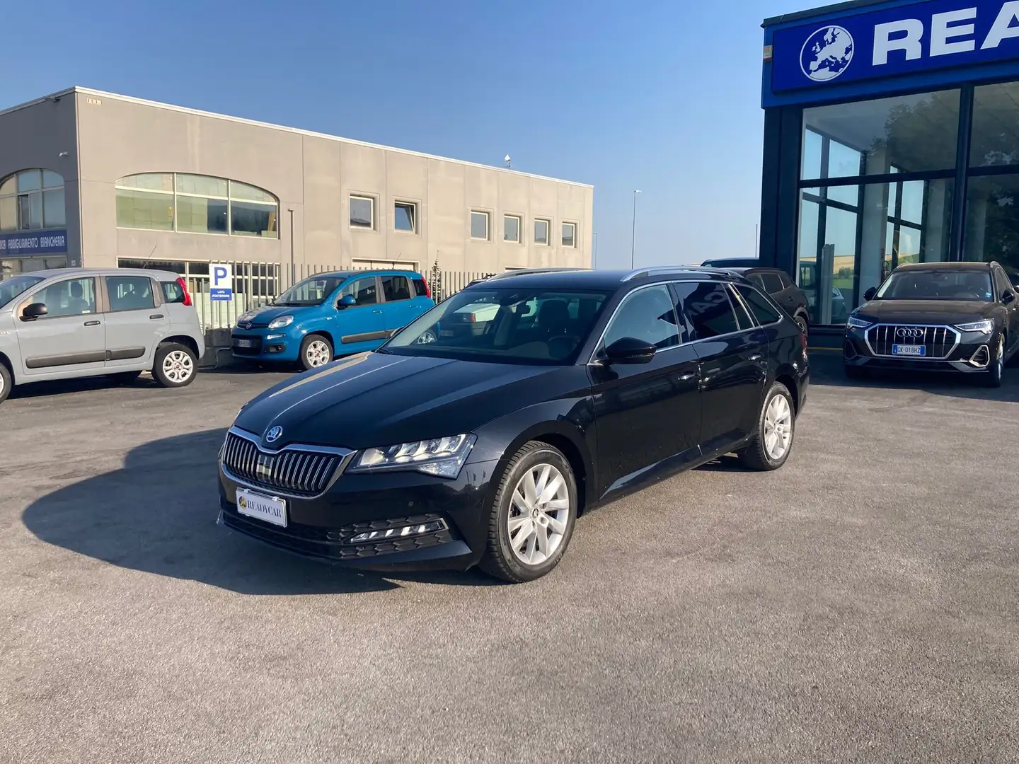 Skoda Superb Wagon 2.0 tdi evo Executive 150cv dsg Zwart - 2