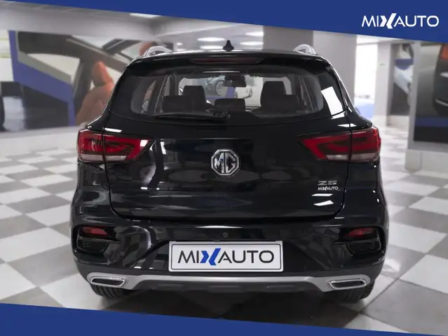 MG ZS view 4