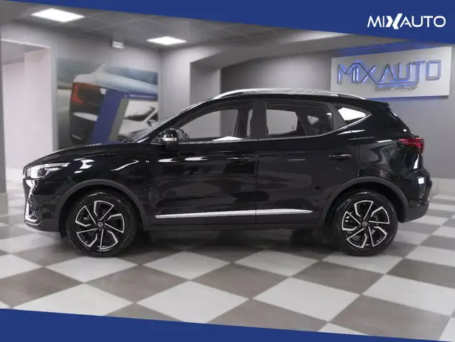 MG ZS view 3