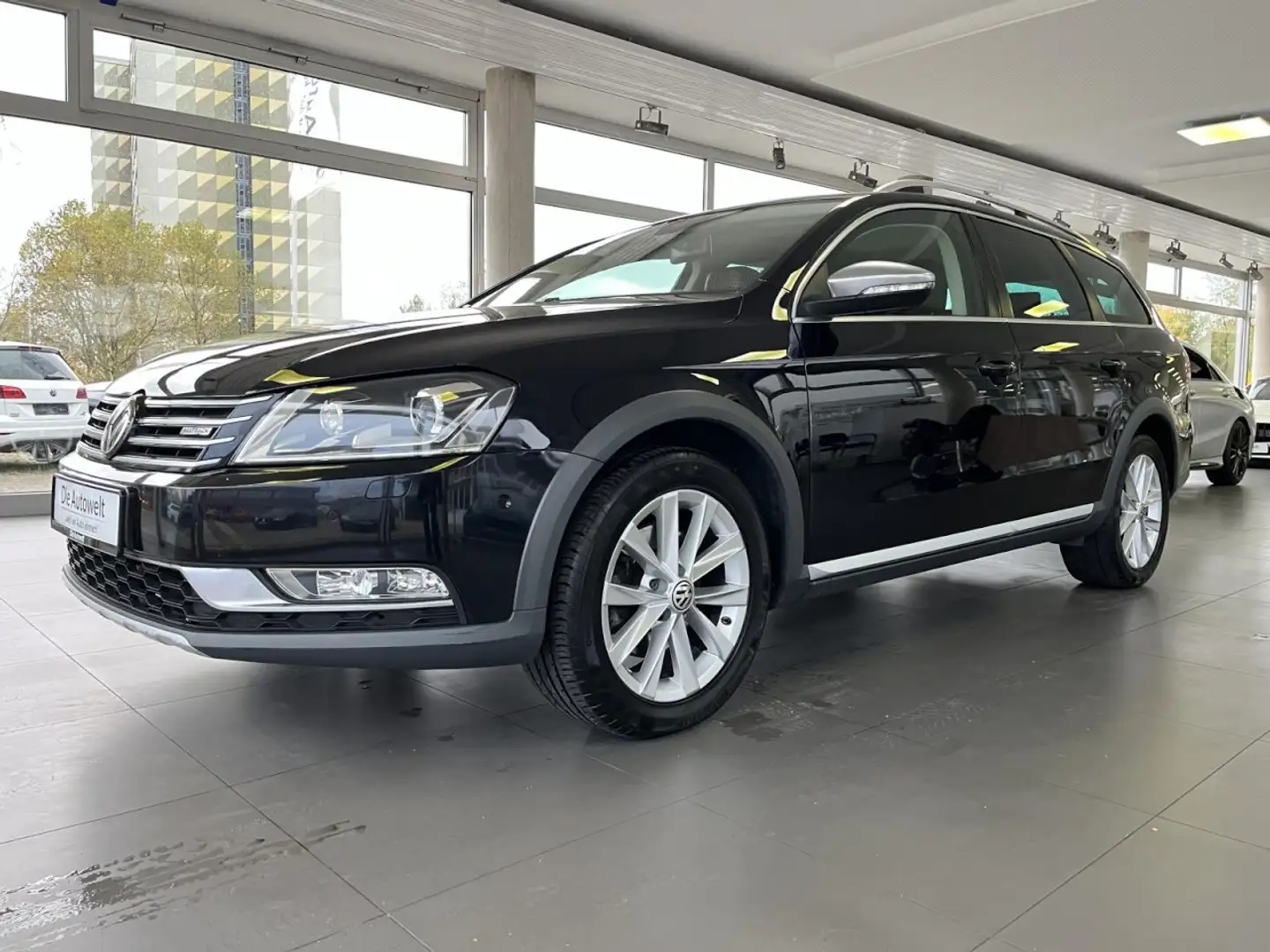 Volkswagen Passat Alltrack Variant 4Mo 2.0 TSI DSG LEDER BT Klima Xenon Navi Zwart - 2