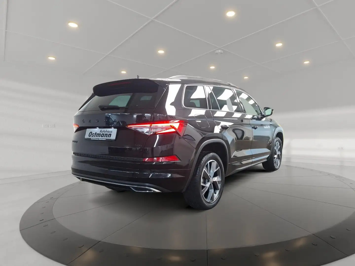 Skoda Kodiaq 2.0 TDI Sportline Matrix 4xSHZ AHK RFK PAN Schwarz - 2