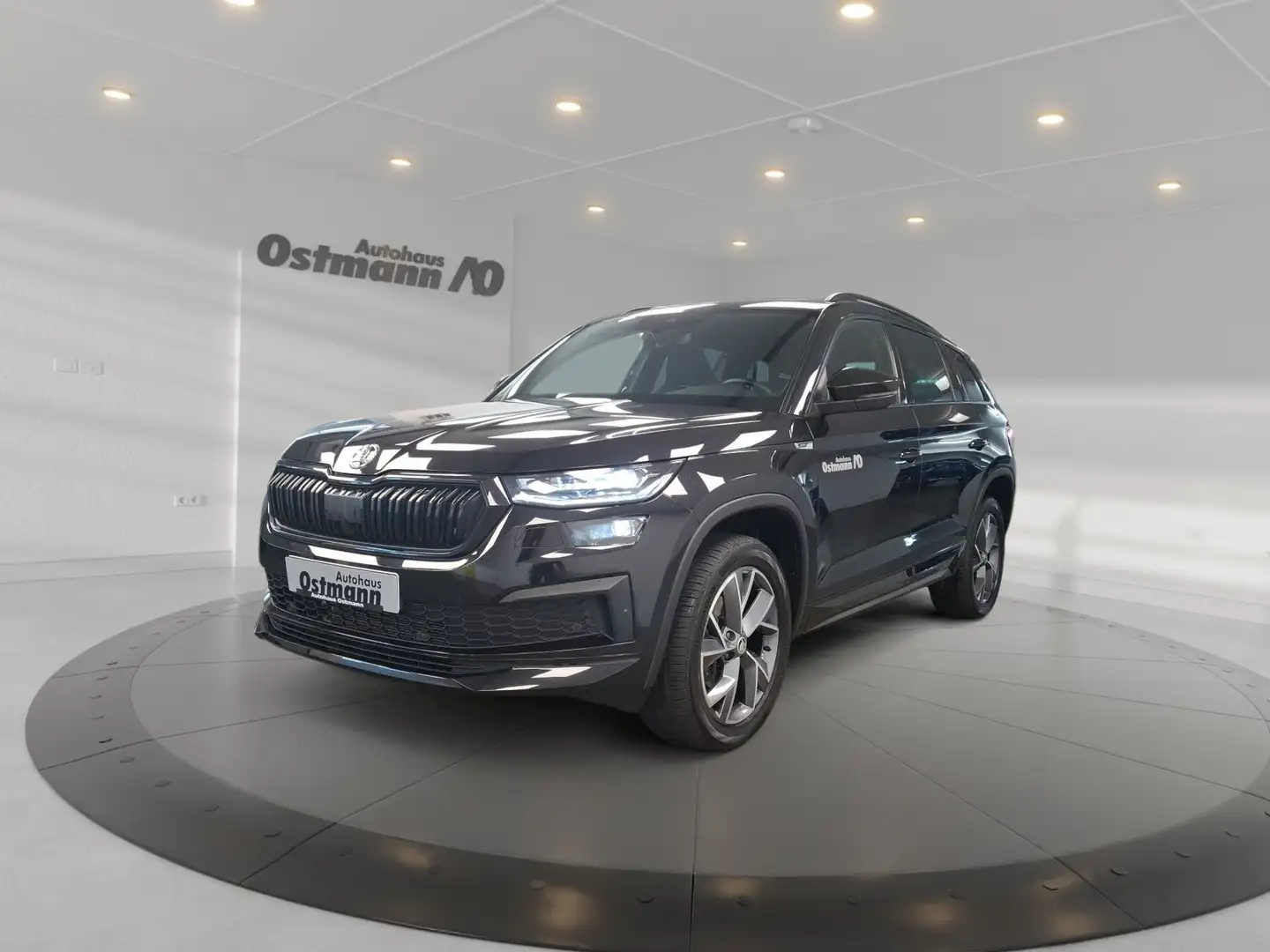 Skoda Kodiaq 2.0 TDI Sportline Matrix 4xSHZ AHK RFK PAN Schwarz - 2