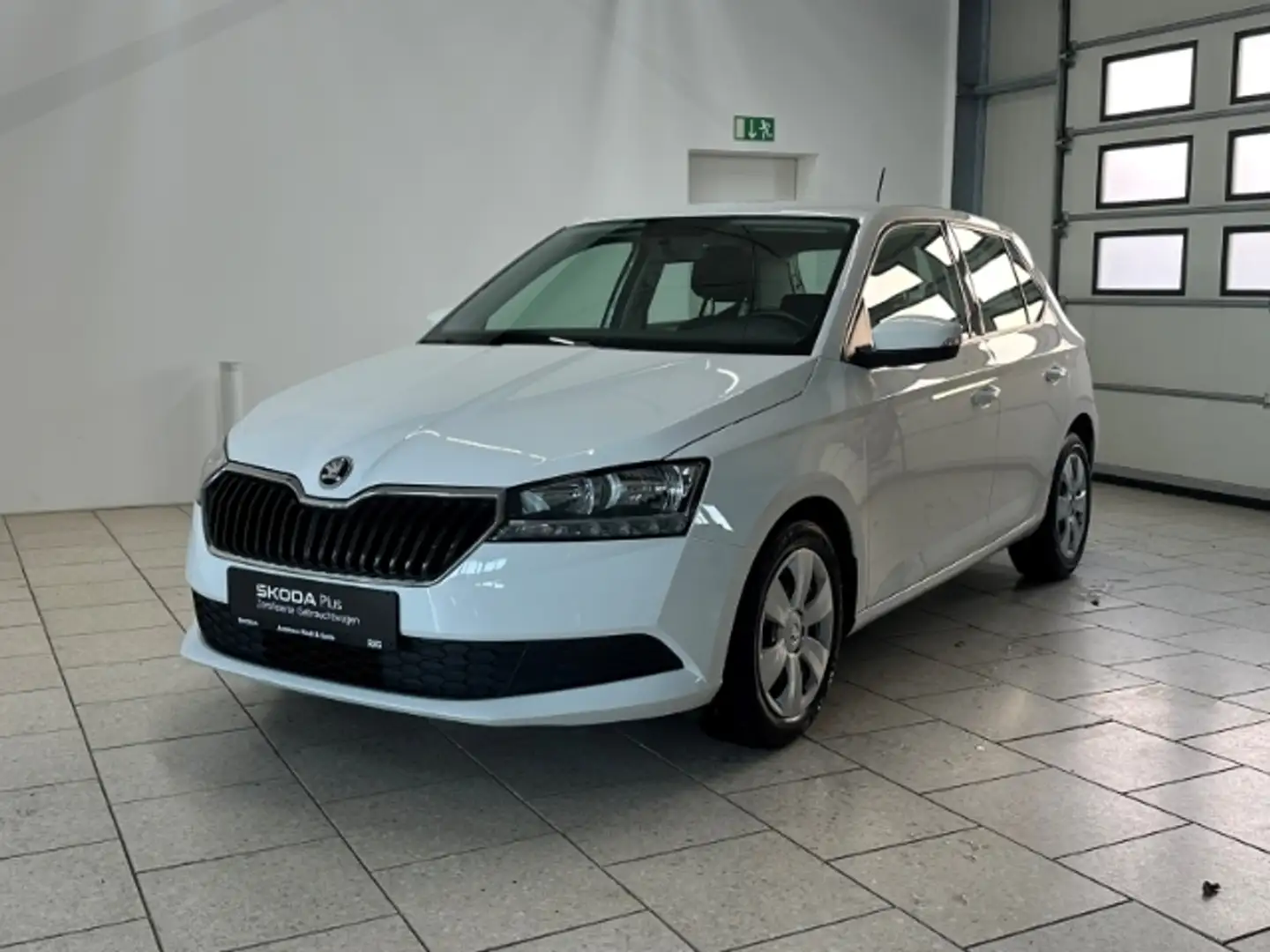 Skoda Fabia 1.0 MPI Active SHZ Klima PDC Freisprech Weiß - 2