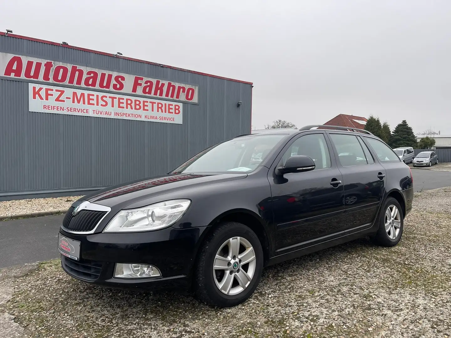 Skoda Octavia Impuls Edition 1.6 TDI **Tempomat, AHK, Sitzheiz** Schwarz - 1