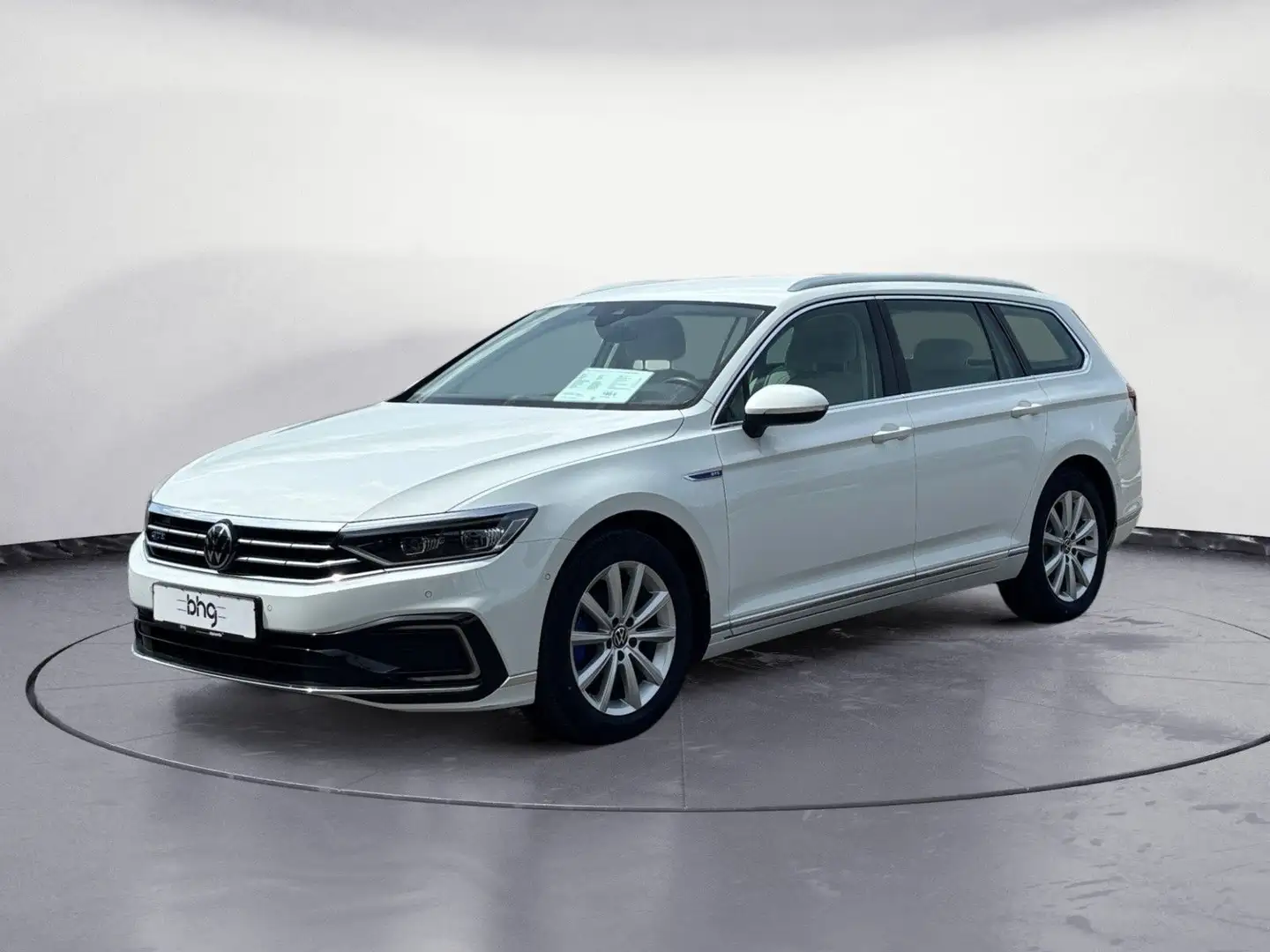 Volkswagen Passat Variant GTE 1.4 TSI Plug-In DSG PDC AHK Blanc - 2
