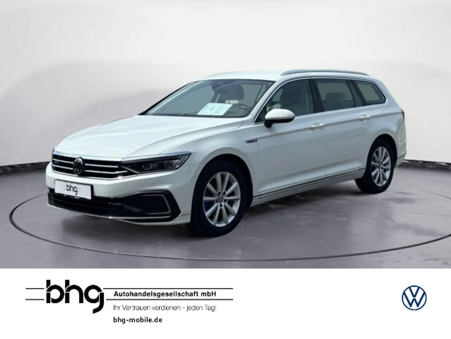 Volkswagen Passat Variant GTE 1.4 TSI Plug-In DSG PDC AHK Blanc - 1