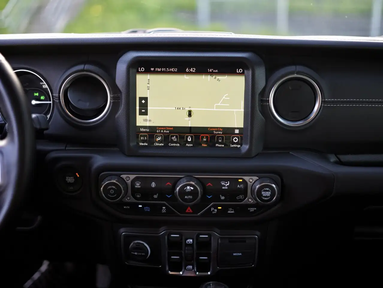 Jeep Wrangler снимка Jeep Wrangler