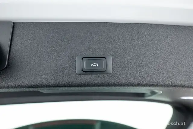 Audi E-Tron view 9