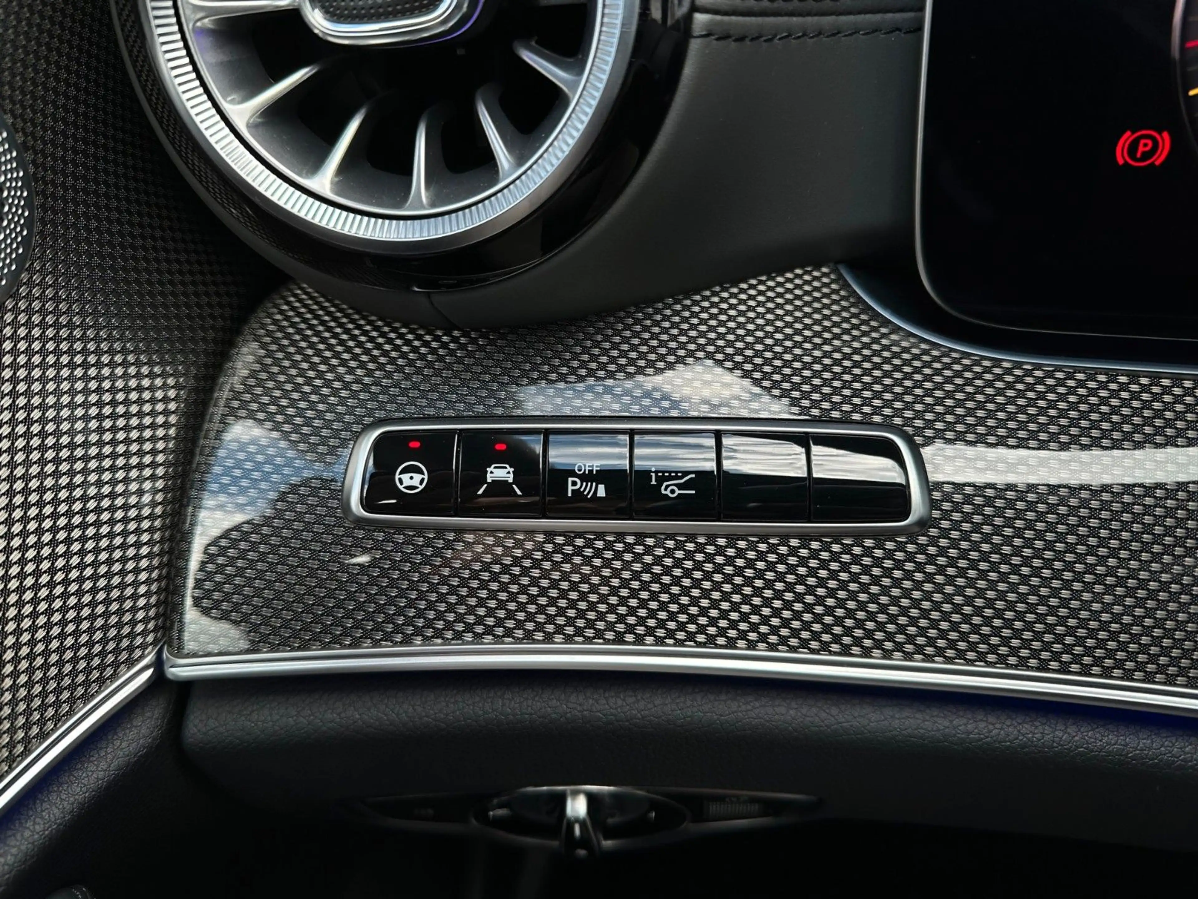Mercedes-Benz E 450 4M AMG designo EINZELSTÜCK*Massage*SoftCl. — photo 6