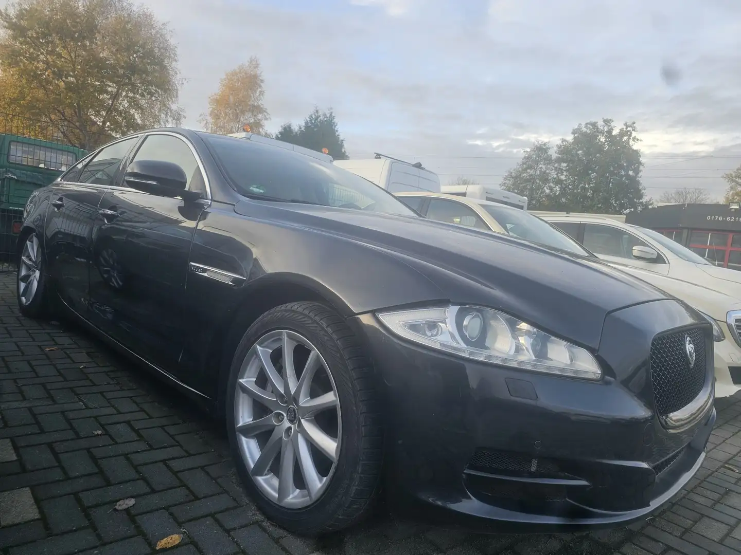 Jaguar XJ 3.0 Benzin Premium Luxury Allrad Noir - 2