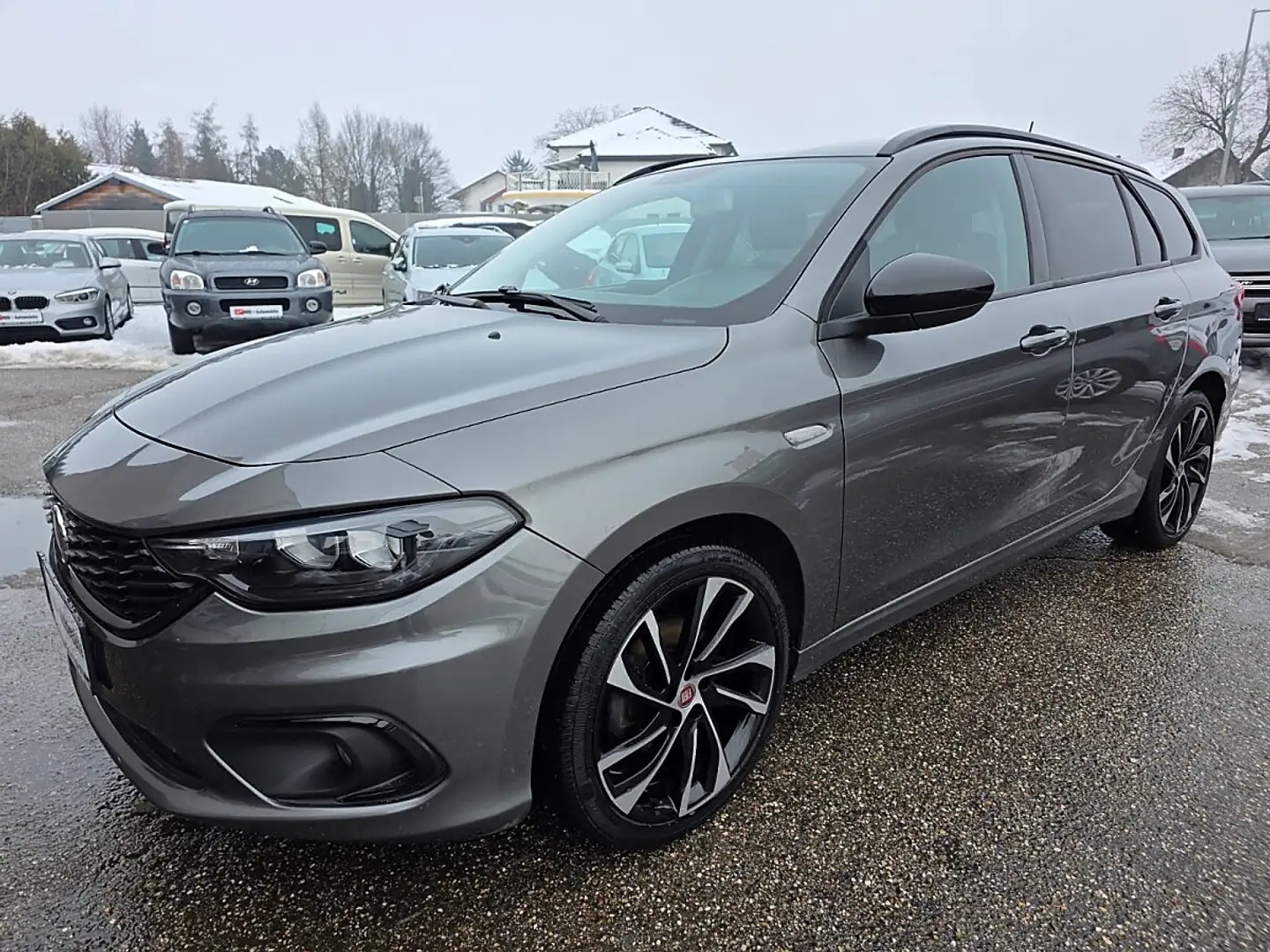 Fiat Tipo 1,6 MultiJet II 120 Start&Stop S-Design Grau - 2