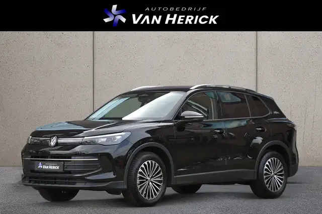 Volkswagen Tiguan 1.5 eTSI Life Goal Automaat | Navigatie | Trekhaak