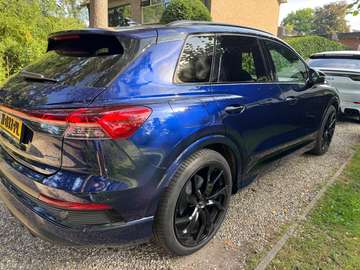 Q4 e-tron L ed S Com 77 kWh